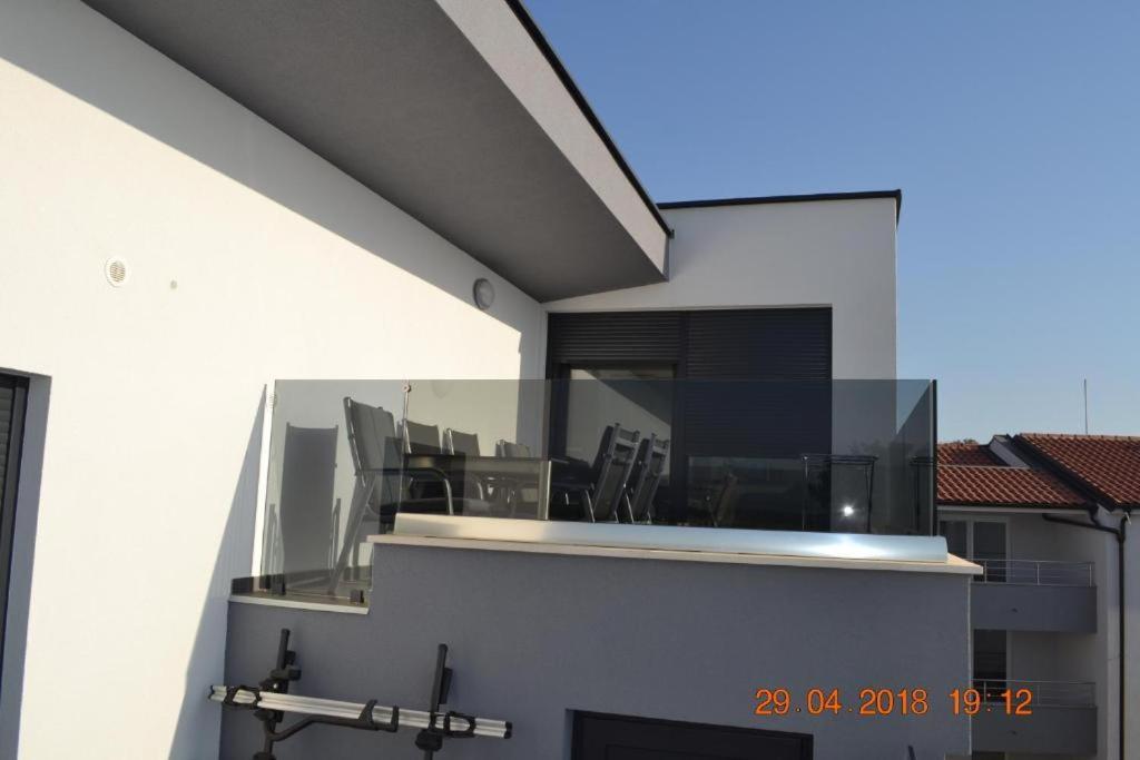 My Paradies - Njivice Penthouse*** Ngoại thất bức ảnh
